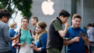 How Does Apple Reach Its Target Market?